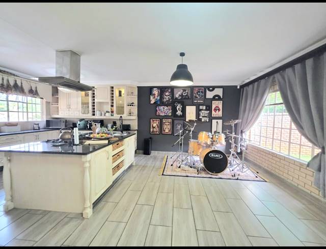 3 BEDROOM HOUSE FOR SALE IN THREE RIVERS PROPER
